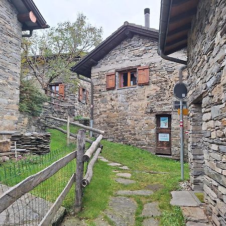 Hotel I Viaggi Del Lea Cadenazzo Exterior foto